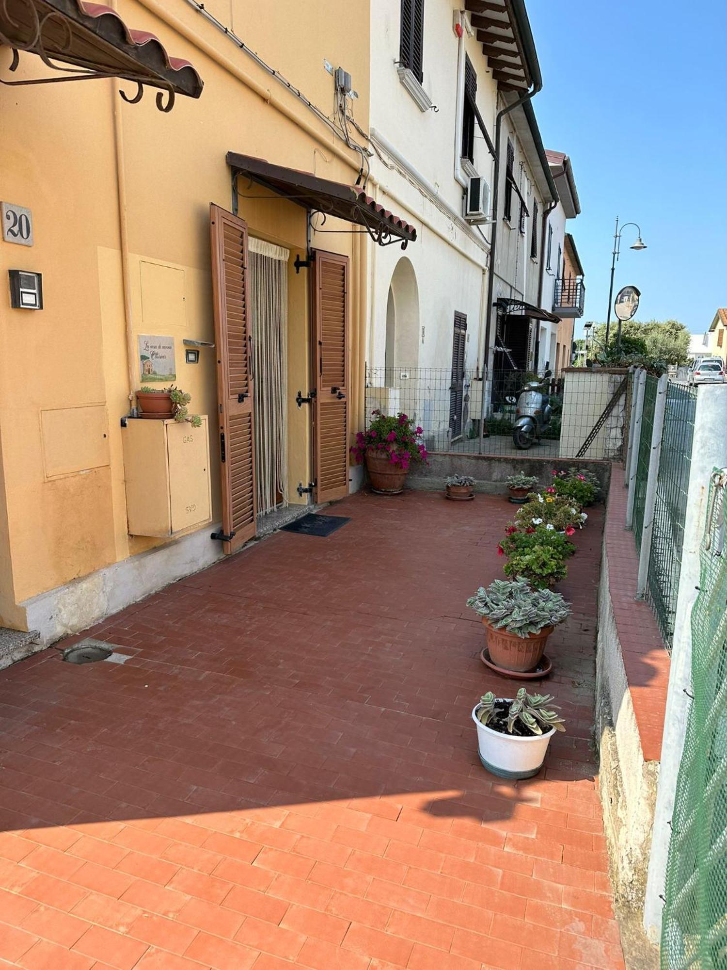 La Casa Di Nonna Ottorina Apartman Venturina Terme Kültér fotó